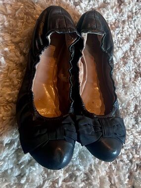 Classic Tahari Villa Black Women's Bow Ballet Flats size 9